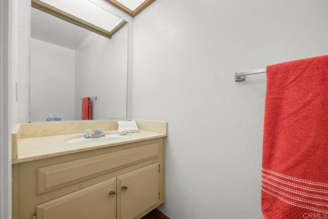 1079 Las Rosas Court, Chula Vista CA: https://media.crmls.org/mediaz/ee18dfc0-a564-4a81-a100-dca2199a0f47.jpg