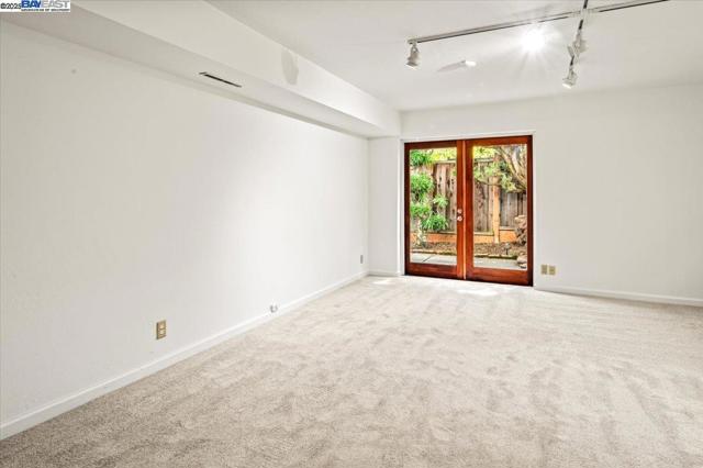 3554 Arcadian Ct, Castro Valley CA: https://media.crmls.org/mediaz/ee1907c9-a079-4a5b-9a69-846f97d9c887.jpg