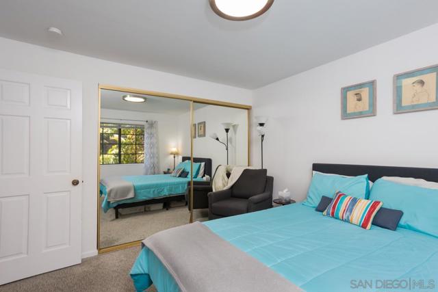 8880 Villa La Jolla Dr, La Jolla CA: https://media.crmls.org/mediaz/ee19593c-fd0e-48da-86df-58ba02f626c4.jpg