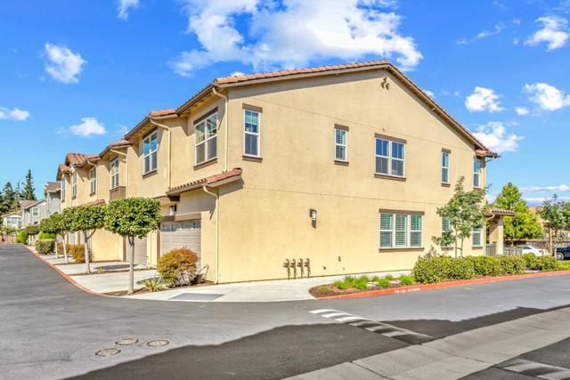 128 Peral Avenue, Morgan Hill CA: https://media.crmls.org/mediaz/ee196dd8-caca-44ed-aa45-11a4ffc2b722.jpg