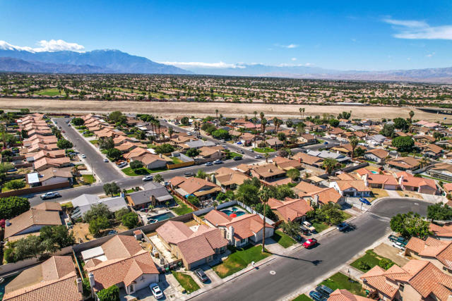 45603 Sutter Creek Road, Indio CA: https://media.crmls.org/mediaz/ee199905-86af-4a46-a7dc-d57481407a3a.jpg
