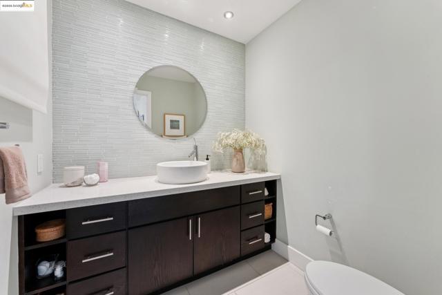 5958 Colton Blvd., Oakland CA: https://media.crmls.org/mediaz/ee19d7ac-bc14-4355-9361-5b3ec26e2b47.jpg