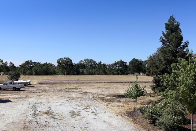 475 Torrano Court, Hollister CA: https://media.crmls.org/mediaz/ee1a396e-3b05-419d-9b24-9a3ee6201dcb.jpg
