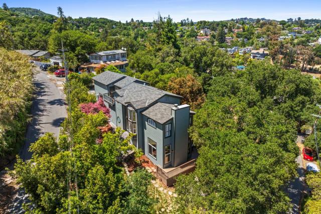 3554 Oak Knoll Drive, Redwood City CA: https://media.crmls.org/mediaz/ee1a59a0-405e-4d86-9005-cde70e46575c.jpg