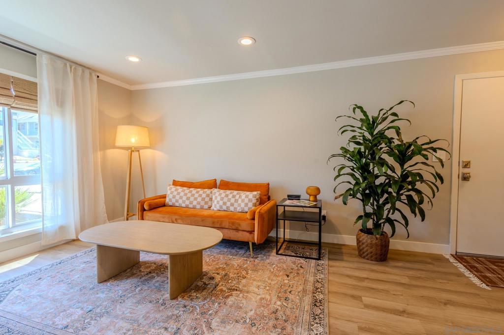 3266 1st Avenue - photo 2