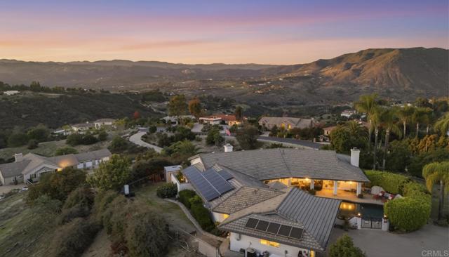 1524 Zutano Lane, Fallbrook CA: https://media.crmls.org/mediaz/ee1aa52a-01f5-44b7-b815-a91b735e29c3.jpg