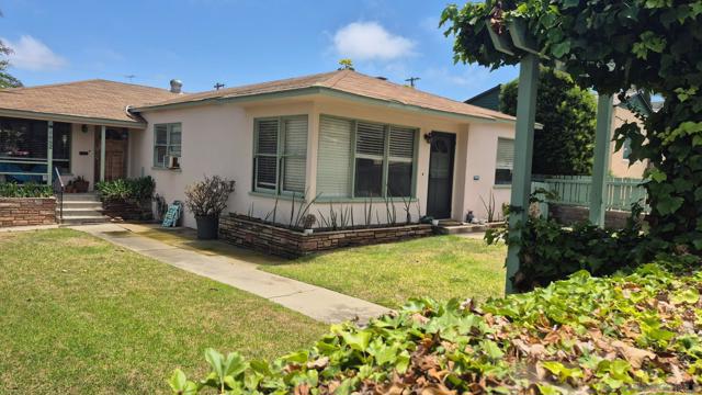 4660 Saratoga Ave, San Diego CA: https://media.crmls.org/mediaz/ee1ae67d-7e01-4172-81d4-4fa8c6028ef4.jpg