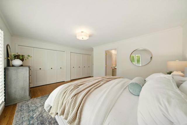 263 W Oakwood Boulevard, Redwood City CA: https://media.crmls.org/mediaz/ee1afa94-95de-49f1-97d9-3357290d5c01.jpg