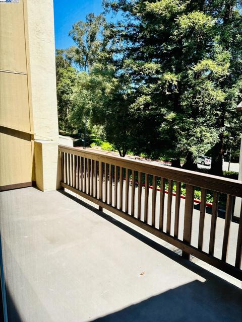 1756 Kudu Ct, Hayward CA: https://media.crmls.org/mediaz/ee1b12ce-0a4e-4aa8-9eb7-81a2e01b2509.jpg