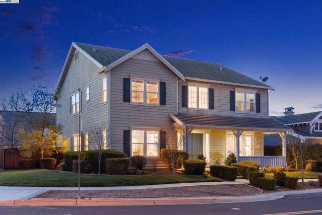 2193 Autinori Ct, Livermore CA: https://media.crmls.org/mediaz/ee1b2fe9-e36f-4284-b326-4388b4e00a7b.jpg
