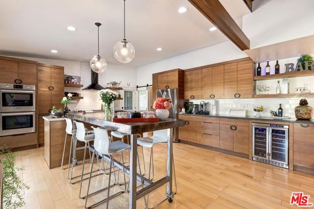 Image 10 of 33 For 8730 Encino Avenue