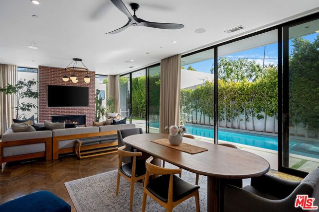 1102 Amoroso Place, Venice CA: https://media.crmls.org/mediaz/ee1bd7ad-7b0f-4e6b-a94c-1ca5d31bdf61.jpg