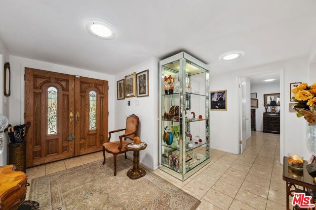 5550 W 63rd Street, Los Angeles CA: https://media.crmls.org/mediaz/ee1c593a-bf11-4bc9-9405-be67f98df13b.jpg