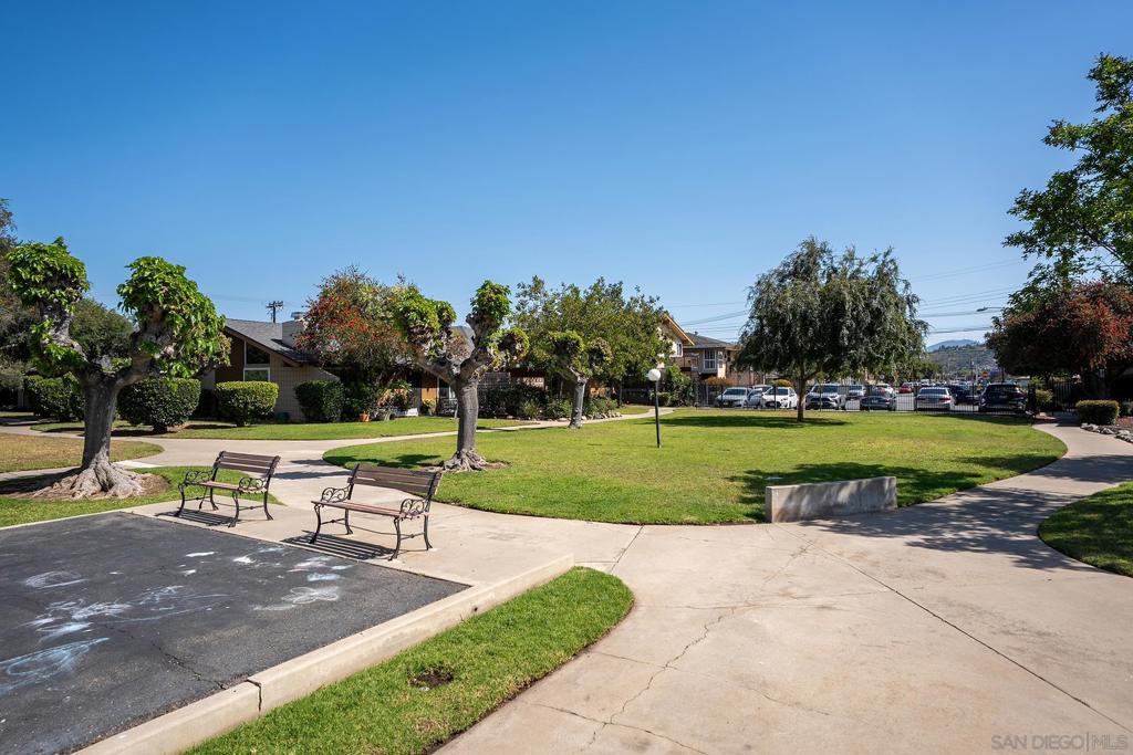 https://media.crmls.org/mediaz/ee1cda8d-ca7b-41d3-83ed-61441d92c9d4.jpg?preset=X-Large