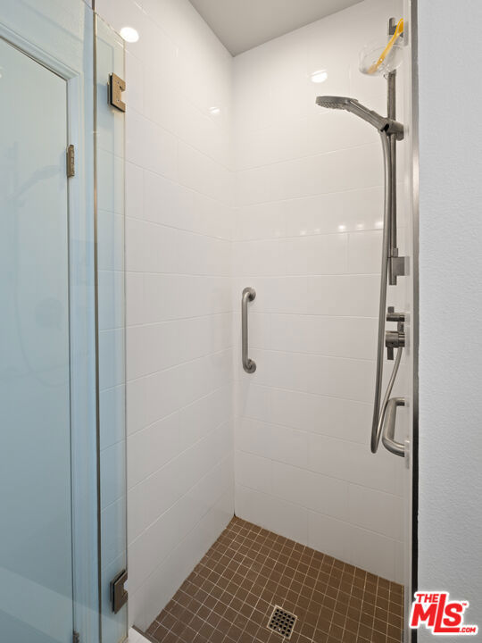 10627 Ashton Avenue, Los Angeles CA: https://media.crmls.org/mediaz/ee1d47d8-cb2a-44ca-a167-d9e5f4ba510a.jpg