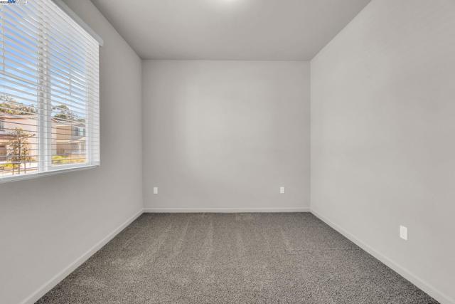 4171 Markovich Ct, Richmond CA: https://media.crmls.org/mediaz/ee1e04e6-9623-42ec-b2ce-b5da605a8316.jpg