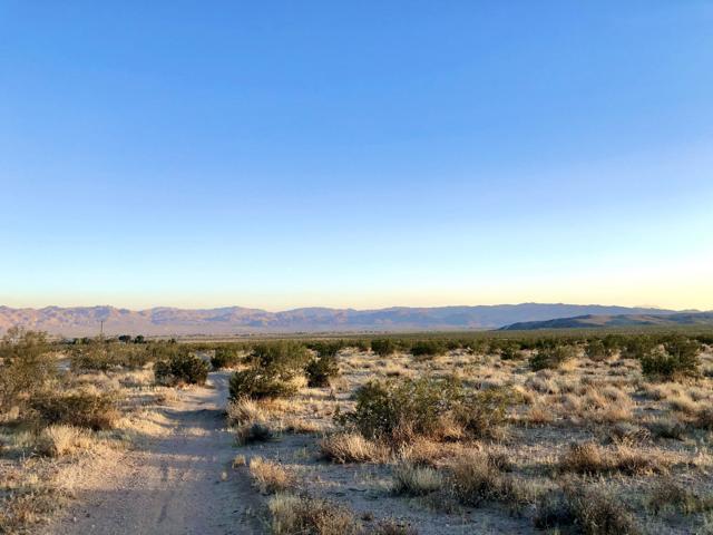 65225 Canterbury Street, Joshua Tree CA: https://media.crmls.org/mediaz/ee1e4016-123b-429f-a32c-01f0d4c8864b.jpg