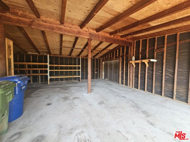 8400 Encino Avenue, Northridge CA: https://media.crmls.org/mediaz/ee1e727e-b68a-45ab-9843-07d82782d74a.jpg
