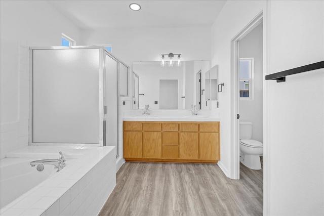 1233 Greenleaf Loop, Greenfield CA: https://media.crmls.org/mediaz/ee1f2552-28b2-48dc-b24c-105dcf99452b.jpg