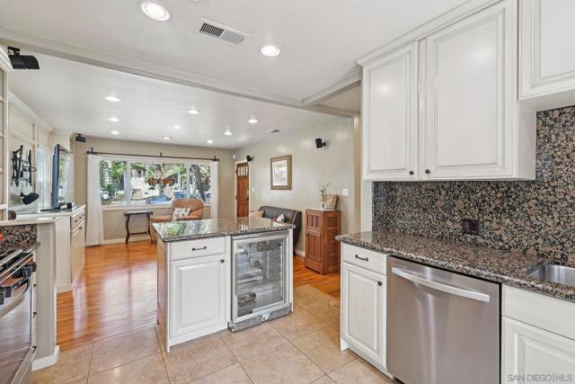 4065 Sequoia St, San Diego CA: https://media.crmls.org/mediaz/ee1f389b-4be7-493d-8330-e1be4ff52d46.jpg