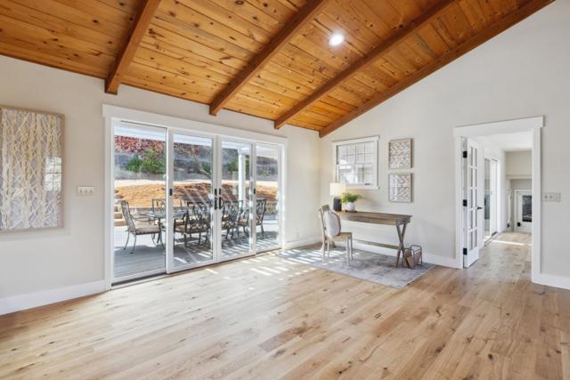 16035 Oak Glen Avenue, Morgan Hill CA: https://media.crmls.org/mediaz/ee201570-4a75-4635-a4a4-856b6de7870d.jpg