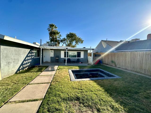 943 E Murphy Street, Blythe CA: https://media.crmls.org/mediaz/ee209710-92cc-4baa-af2c-e6e548b7eaed.jpg