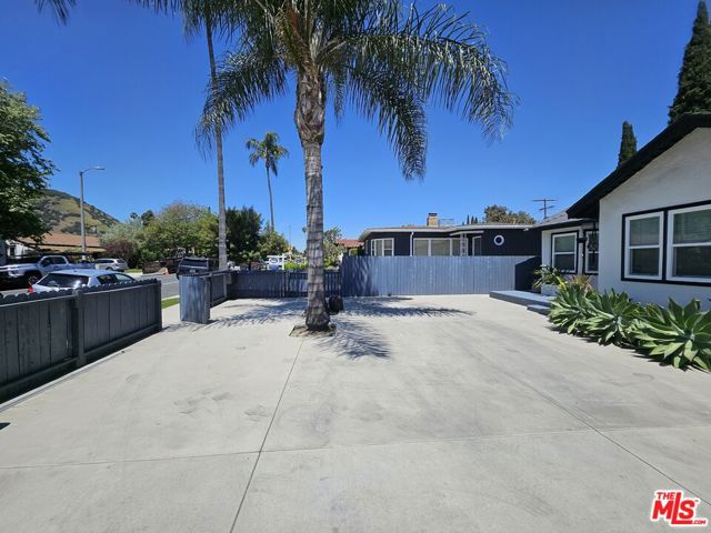 4031 Brunswick Avenue, Los Angeles CA: https://media.crmls.org/mediaz/ee20eb1b-efe1-4e55-9783-1c9a17e8ab7b.jpg