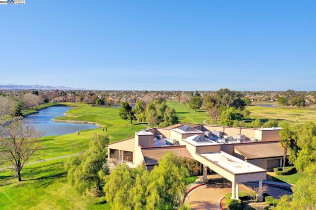 5771 Gateway Ct, Discovery Bay CA: https://media.crmls.org/mediaz/ee217dff-42c9-419a-b269-cb61738a6eac.jpg