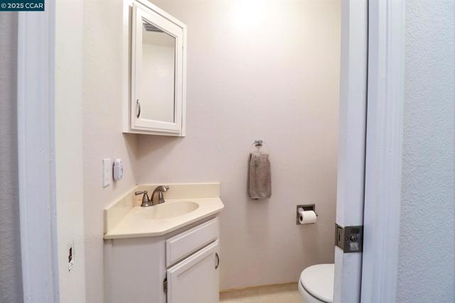 1728 Peachwillow St, Pittsburg CA: https://media.crmls.org/mediaz/ee21818f-4415-470f-921d-89e7fd38201d.jpg