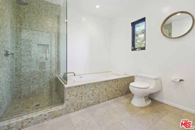 1527 Marmont Avenue, Los Angeles CA: https://media.crmls.org/mediaz/ee219ce9-575d-4457-85ed-abf592cb4080.jpg