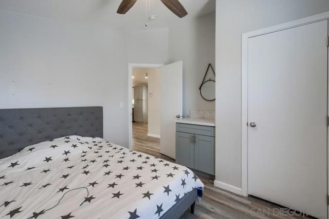 450 E Bradley Ave, El Cajon CA: https://media.crmls.org/mediaz/ee21cc96-1db5-48ac-88f3-6a13ab667df7.jpg