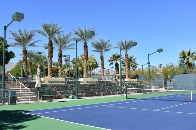 81463 Joshua Tree Court, La Quinta CA: https://media.crmls.org/mediaz/ee2248f6-064b-41a5-be21-3211f5dc7d20.jpg