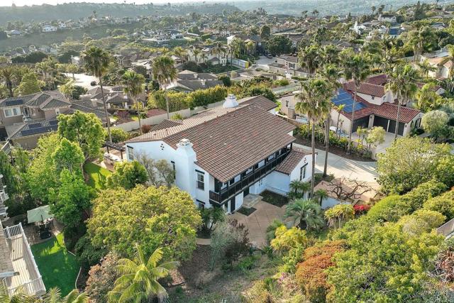 1664 Aryana Drive, Encinitas CA: https://media.crmls.org/mediaz/ee2282fa-39ed-41eb-a30d-e3adc41847dd.jpg