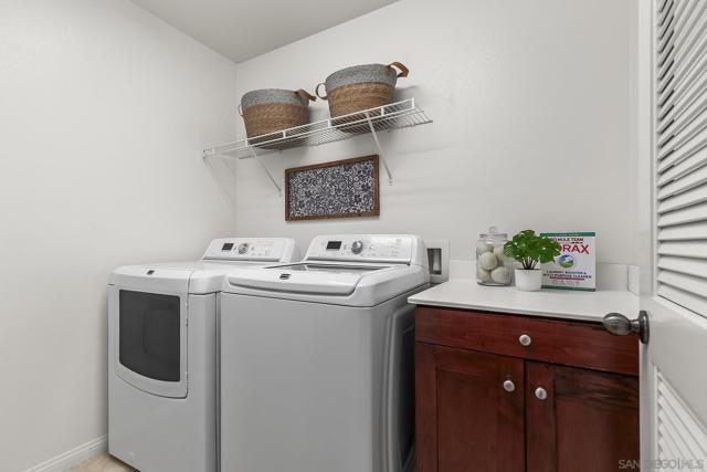 3528 Shoreline Bluff Ln, San Diego CA: https://media.crmls.org/mediaz/ee22cfe7-1e84-445e-948d-1728c2356732.jpg