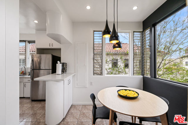 6255 W Olympic Boulevard, Los Angeles CA: https://media.crmls.org/mediaz/ee22e9a3-26b5-4ae8-bef3-23483198c737.jpg