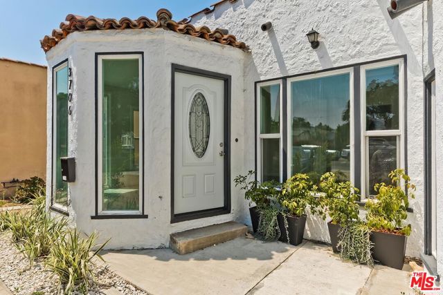 3706 Brunswick Avenue, Los Angeles CA: https://media.crmls.org/mediaz/ee22fd07-47fb-44b6-a0cd-77a3af21e983.jpg