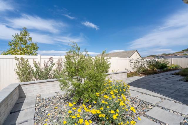 39818 Ninebark Ct, Temecula CA: https://media.crmls.org/mediaz/ee22ffd1-16c4-4155-be00-046113c2a7ed.jpg