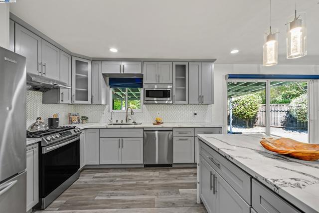 141 Peony Ct, Fremont CA: https://media.crmls.org/mediaz/ee2308aa-632d-4d23-a135-656eb945fa99.jpg