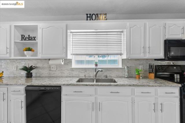 2362 Somerset Ave, Castro Valley CA: https://media.crmls.org/mediaz/ee235f52-1e7b-4bf5-8db9-99725339298e.jpg