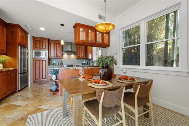 411 Orange Ave, Coronado CA: https://media.crmls.org/mediaz/ee23a171-6910-4cab-b6df-aaa8575ebc45.jpg