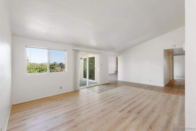 965 Highland Drive, Vista CA: https://media.crmls.org/mediaz/ee24f567-c927-44d9-a4fa-b490d569714f.jpg