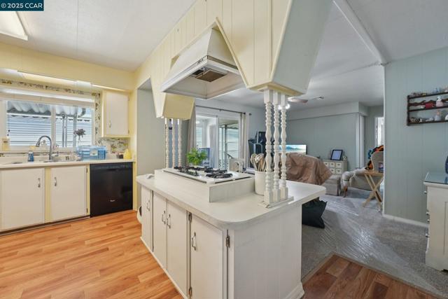 327 La Vina, Pacheco CA: https://media.crmls.org/mediaz/ee25c2b1-8d0b-4546-a70b-89405b439270.jpg