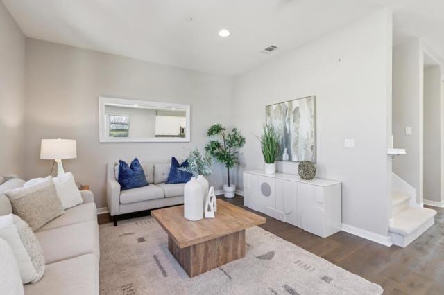 951 Arrowleaf Place, San Jose CA: https://media.crmls.org/mediaz/ee25eb0d-c224-46c4-b8c3-86c5a3decfb1.jpg