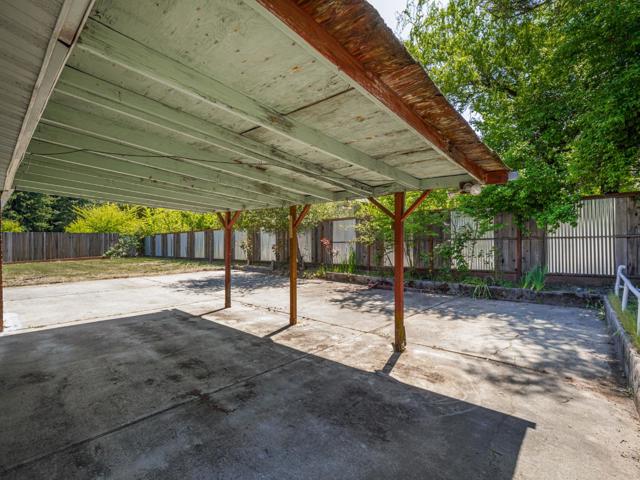190 Moon Drive, Boulder Creek CA: https://media.crmls.org/mediaz/ee2821a3-c972-4aec-a252-09a3b66b3b6f.jpg