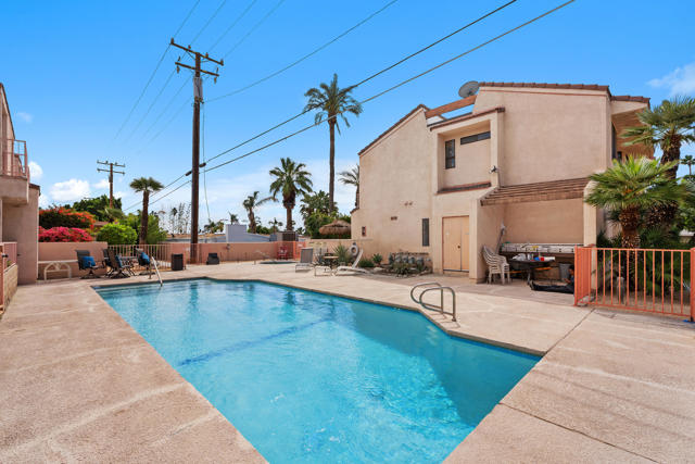 401 E Vista Chino, Palm Springs CA: https://media.crmls.org/mediaz/ee2849c3-ea98-4100-9f90-8dde50a8c7ef.jpg