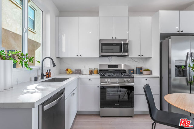 5832 David Avenue, Culver City CA: https://media.crmls.org/mediaz/ee28677c-2132-4c8d-ba7a-23fcedd8c20e.jpg