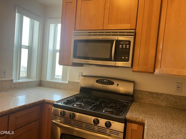 Detail Gallery Image 8 of 27 For 7225 Apperson St #103,  Tujunga,  CA 91042 - 3 Beds | 2/1 Baths