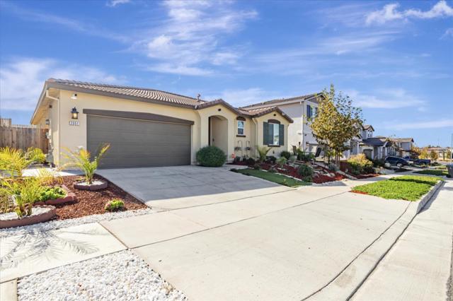 2051 Rosewood Drive, Hollister CA: https://media.crmls.org/mediaz/ee28eadc-ce93-4479-ad71-9fc3be84b036.jpg