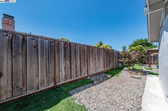 285 Edythe St, Livermore CA: https://media.crmls.org/mediaz/ee293099-727a-47c2-b7fc-4656106b6d26.jpg