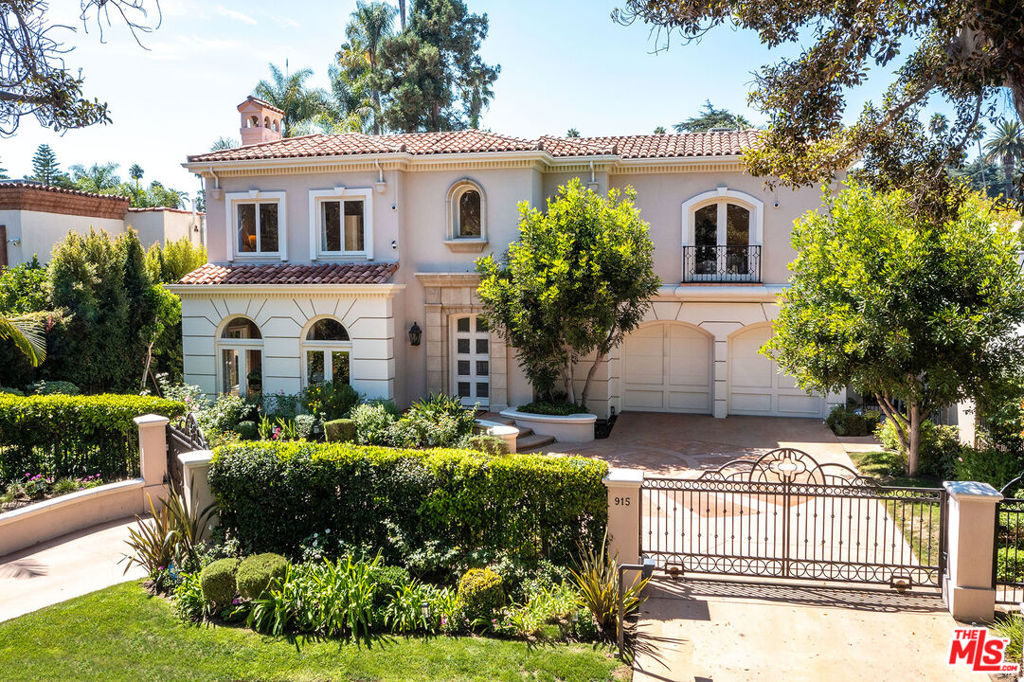 915 N Rexford Drive — architectural residence
